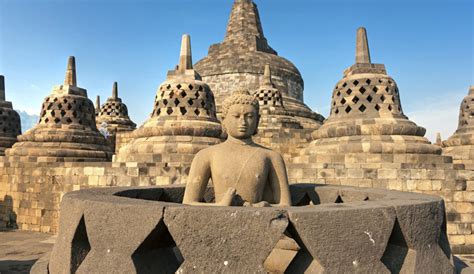  Borobudur 건축: 힌두교와 불교의 조화로운 결합, 그리고 신라에 미친 영향